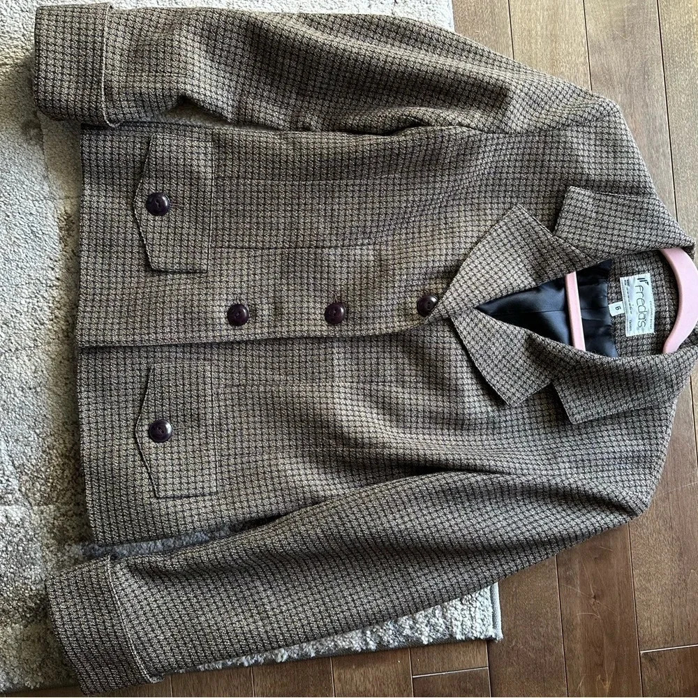 Freda’s vintage size 6 blazer  in excellent condition - Picture 5 of 6